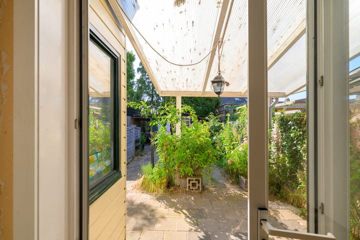 Hoekwoning te koop: Pal Maleterstraat 13, Leiden