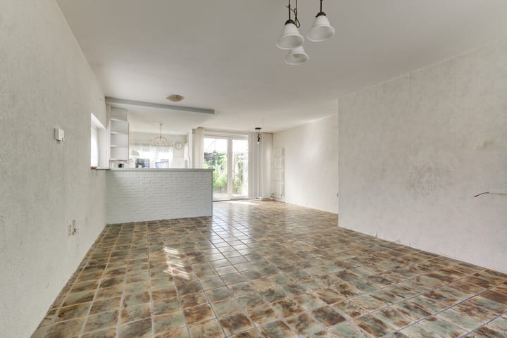 Hoekwoning te koop: Pal Maleterstraat 13, Leiden