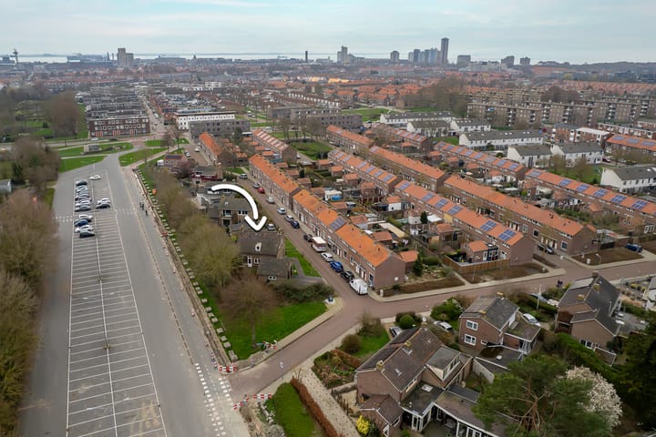 Vrijstaande woning te koop: Beatrixlaan 26, Vlissingen
