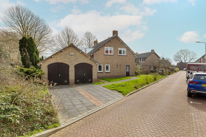 Vrijstaande woning te koop: Beatrixlaan 26, Vlissingen