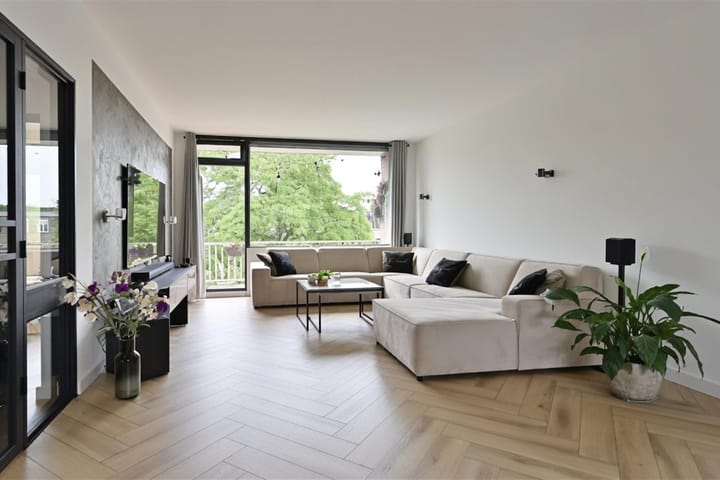 Appartement te koop: Geert Grootelaan 83, Hilversum