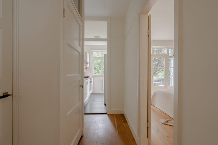 Appartement te koop: Van Tuyll van Serooskerkenweg 136-1, Amsterdam