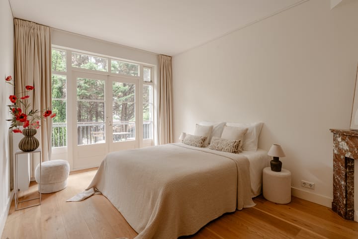 Appartement te koop: Van Tuyll van Serooskerkenweg 136-1, Amsterdam
