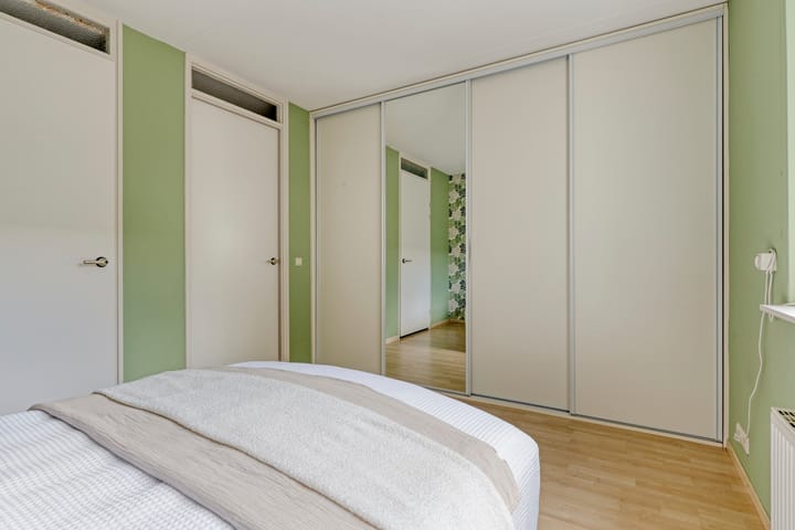Vrijstaande woning te koop: Middenweg 9, Limmen