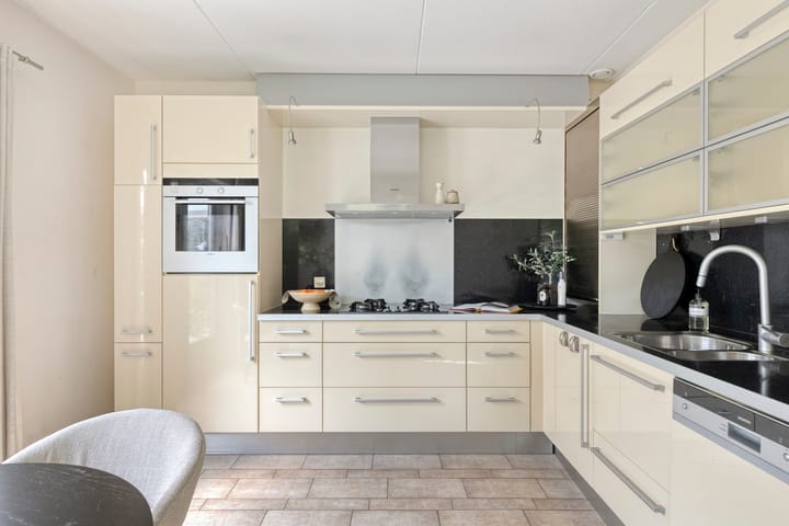 Vrijstaande woning te koop: Middenweg 9, Limmen