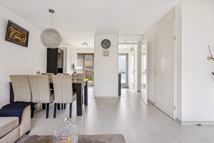 Tussenwoning te koop: Gerard Terborchstraat 3, Almere