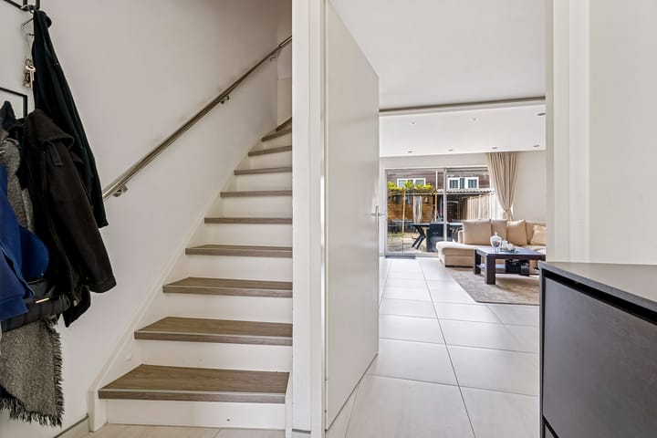 Tussenwoning te koop: Gerard Terborchstraat 3, Almere