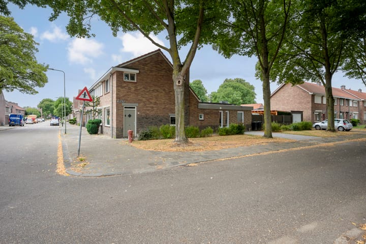 Hoekwoning te koop: Leliestraat 2, Sittard