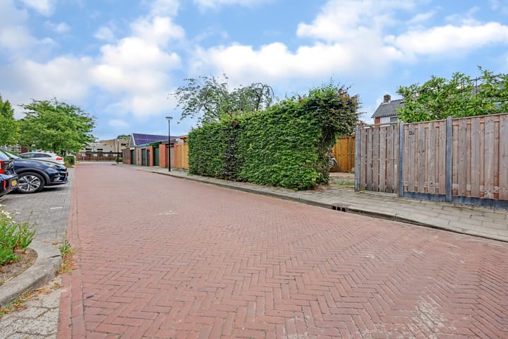 Tussenwoning te koop: Merelstraat 42, Winterswijk