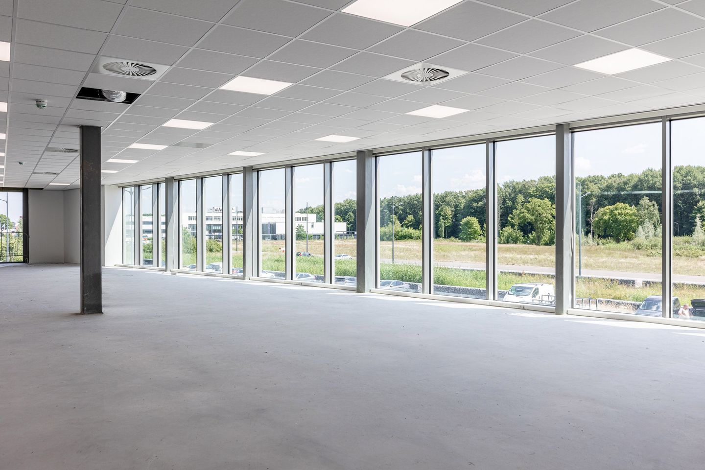 View photo 4 of Automotive Campus 82