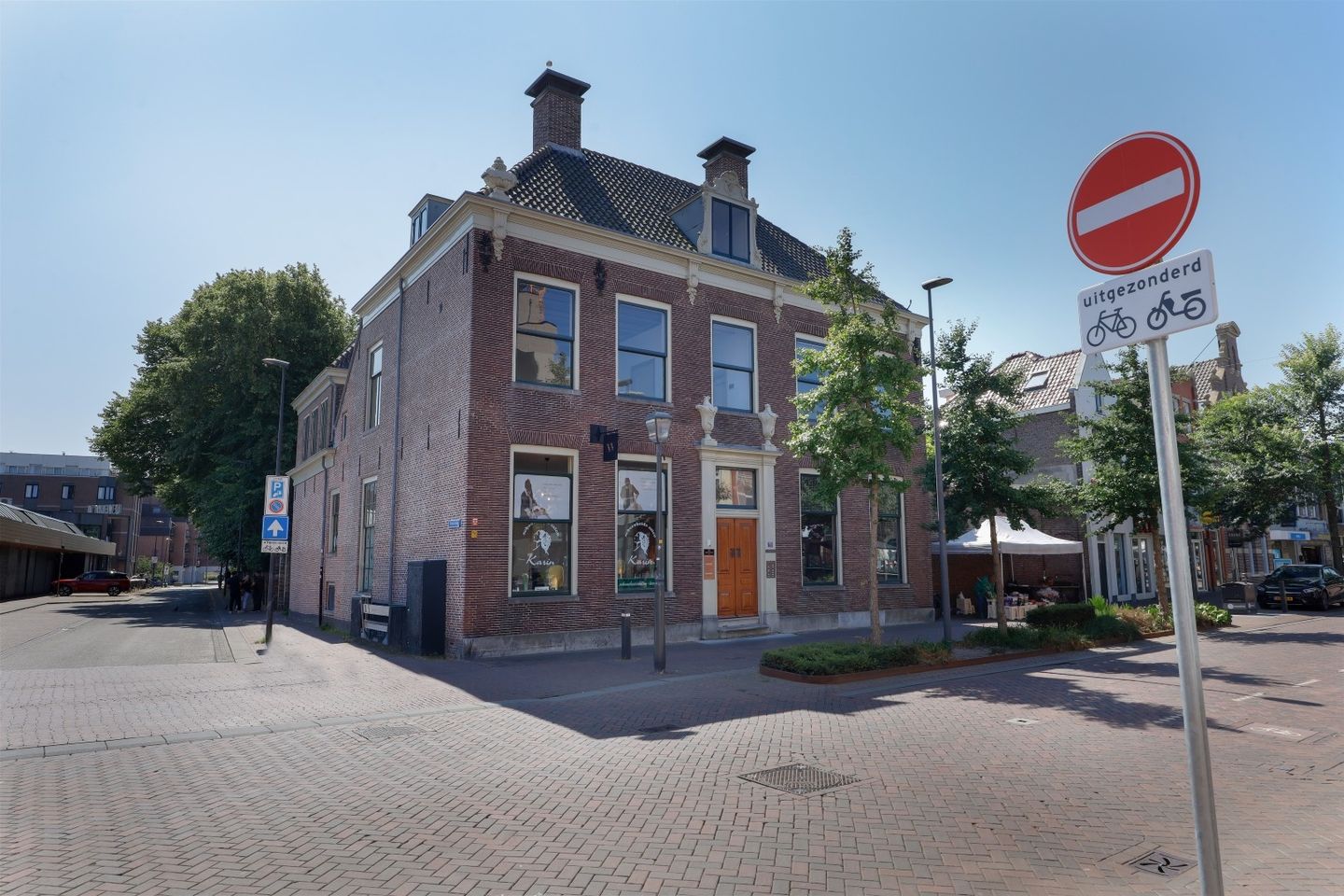 View photo 1 of Breestraat 101