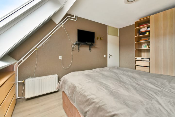 Tussenwoning te koop: Simon Vestdijk-erf 74, Dordrecht