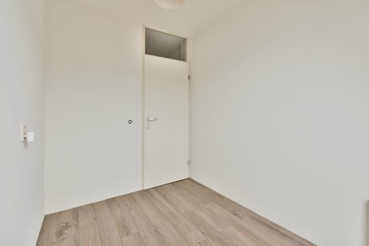 Tussenwoning te koop: Simon Vestdijk-erf 74, Dordrecht