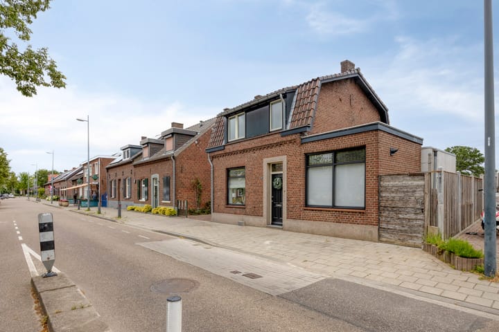 Vrijstaande woning te koop: Burgemeester Thomas Wackersstraat 67, Roermond