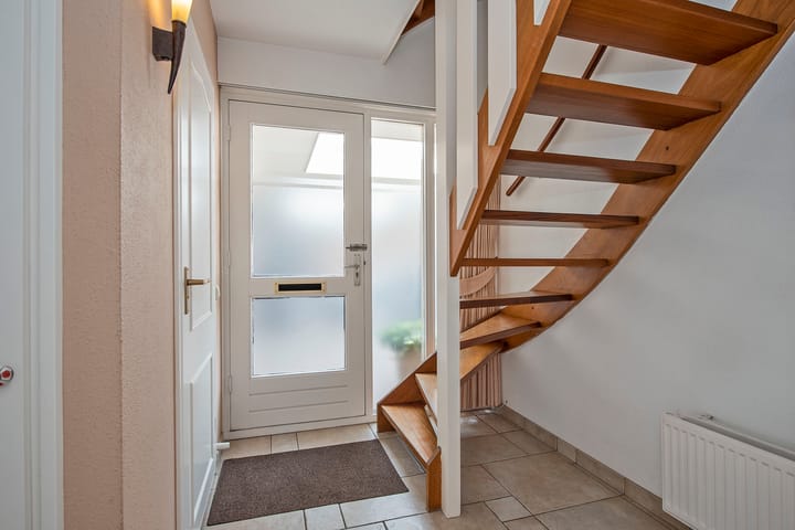 Tussenwoning te koop: Fie Carelsenstraat 84, Hengelo