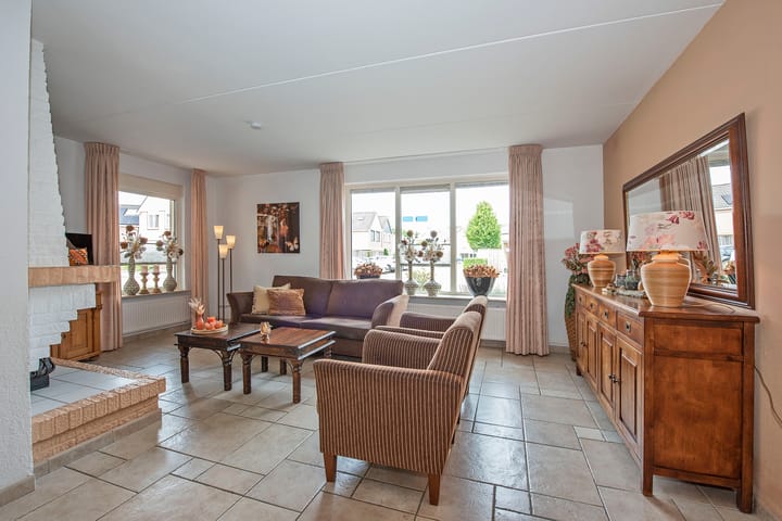 Tussenwoning te koop: Fie Carelsenstraat 84, Hengelo
