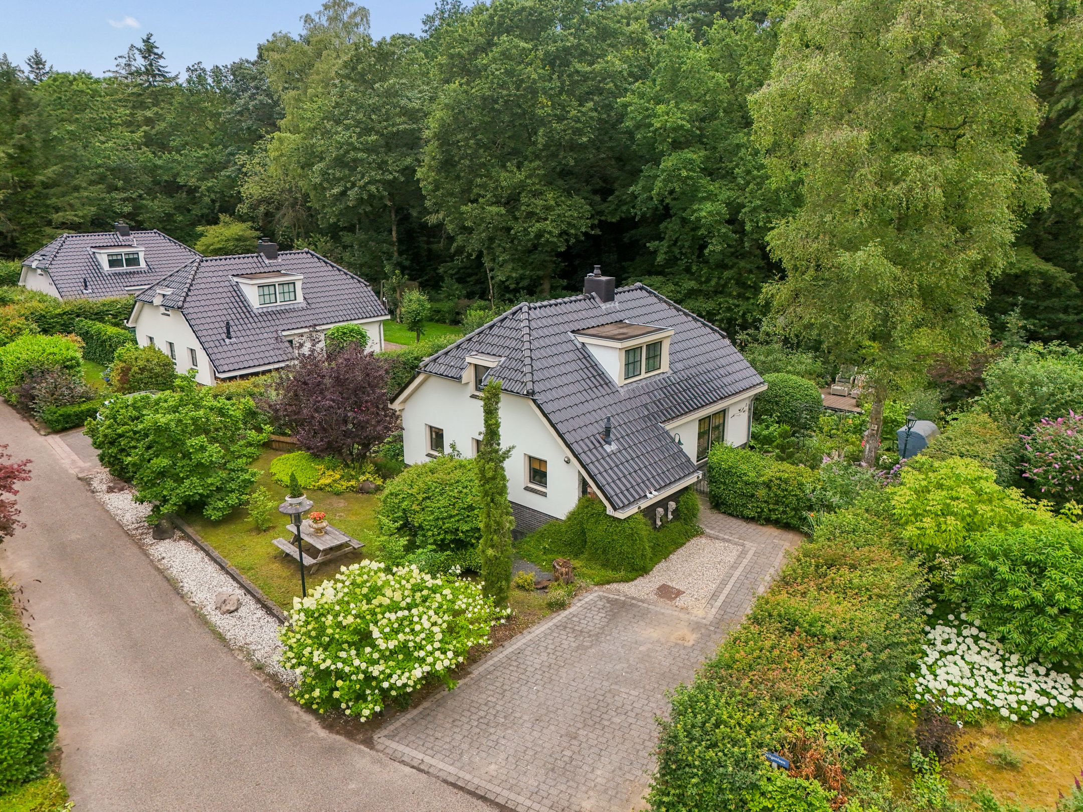 3-bedroom freehold villa in Ede — photo 1 of 5