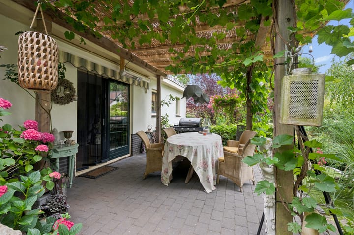 Vrijstaande woning te koop: Zonneoordlaan 47R51, Ede