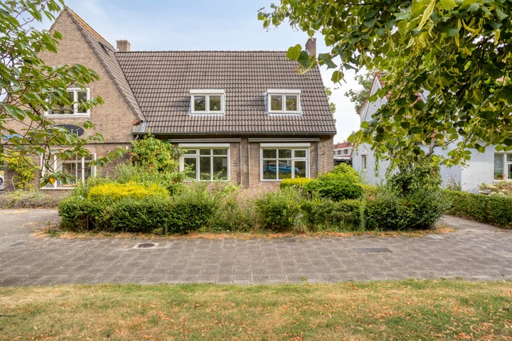 Twee-onder-één-kap te koop: Groenezoom 169, Rotterdam