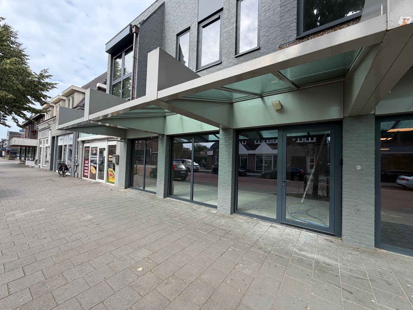 Bekijk foto 1 van Spoorstraat 115-a