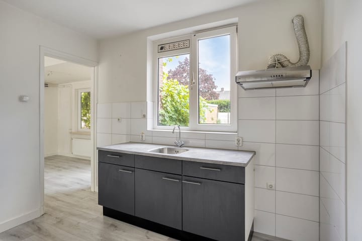 Tussenwoning te koop: Willibrorduslaan 156, Valkenswaard