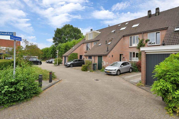 Tussenwoning te koop: Vlasakker 17, Zoetermeer