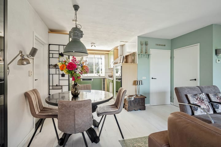 Tussenwoning te koop: Ma Ueberfeldtstraat 7, Breda