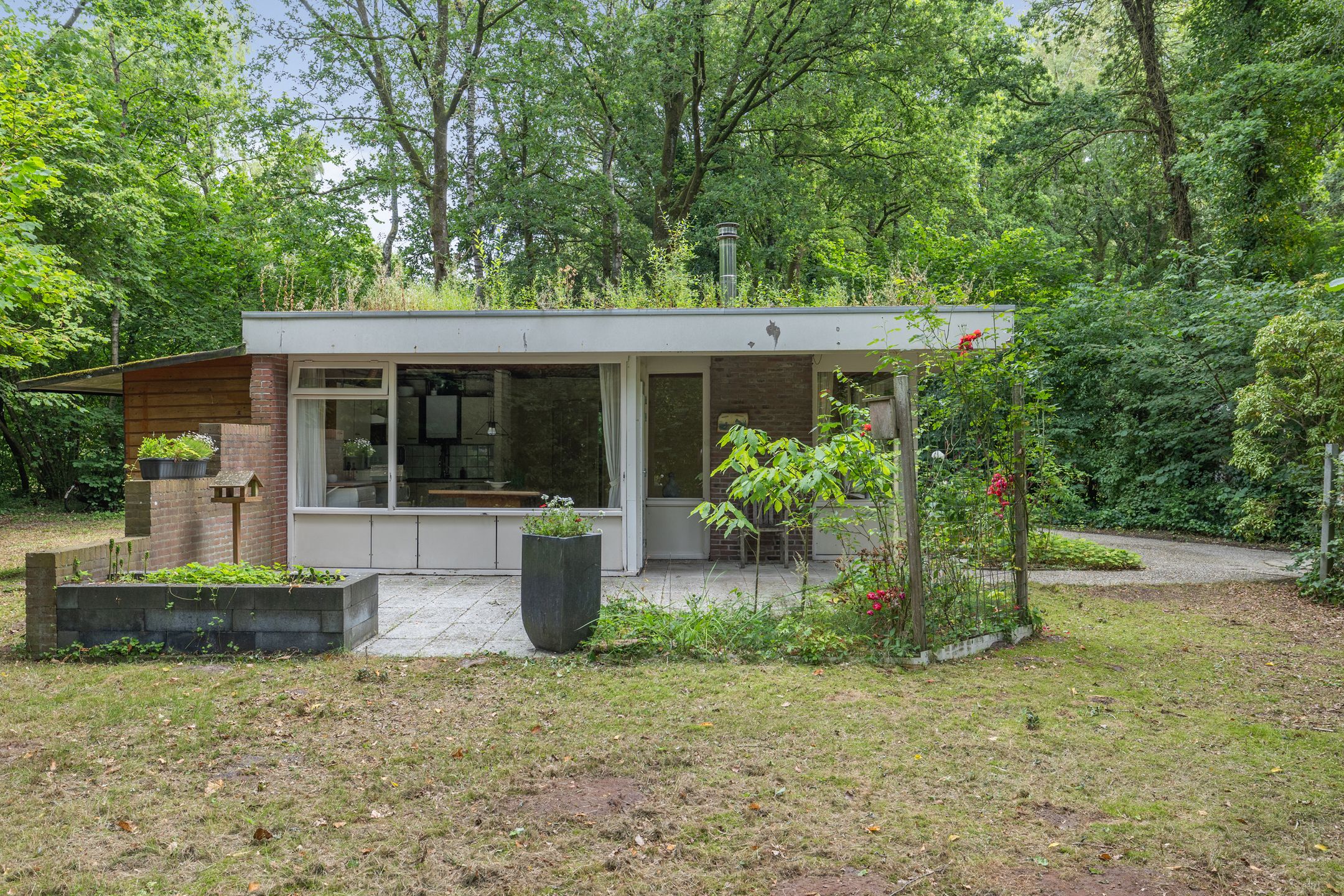 2-bedroom freehold villa in Schoonoord — photo 1 of 5