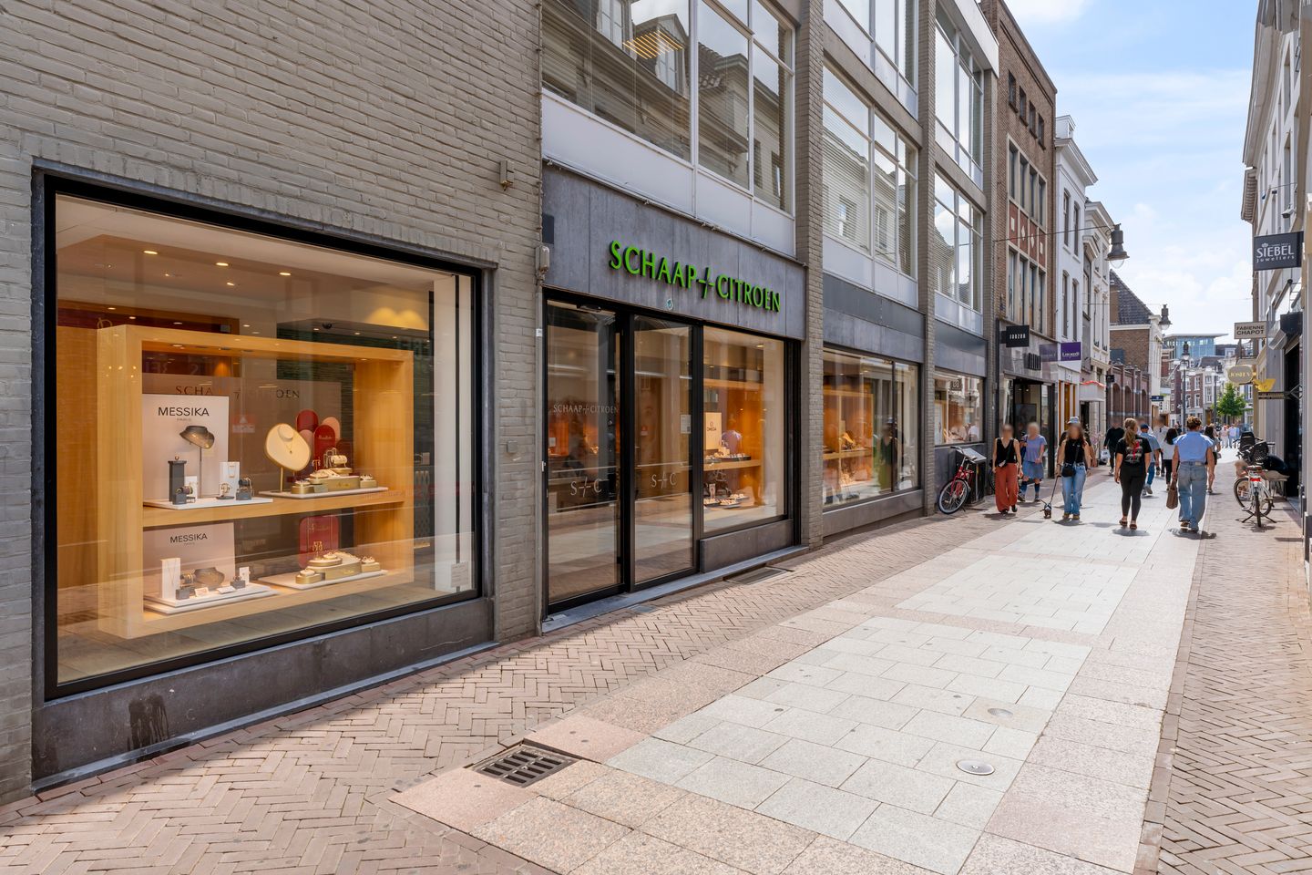 View photo 3 of Kerkstraat 2