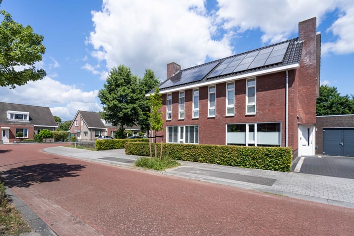 Hoekwoning te koop: Wilhelmina Smitstraat 38, Weert