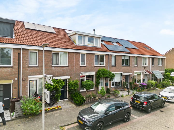 Tussenwoning te koop: Klepperman 24, Alphen Aan Den Rijn