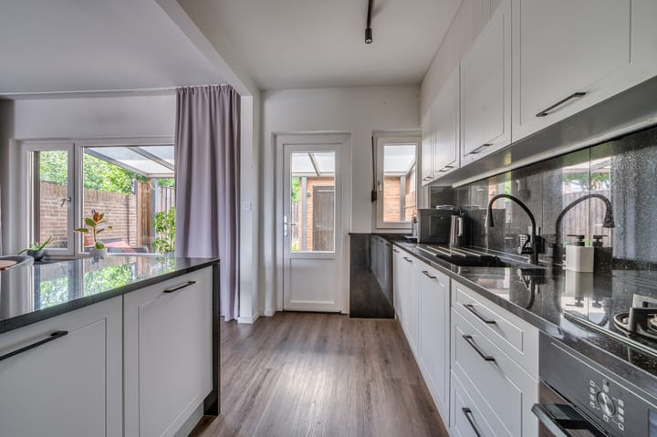 Tussenwoning te koop: Burgemeester Coenegrachtstraat 19, Venlo