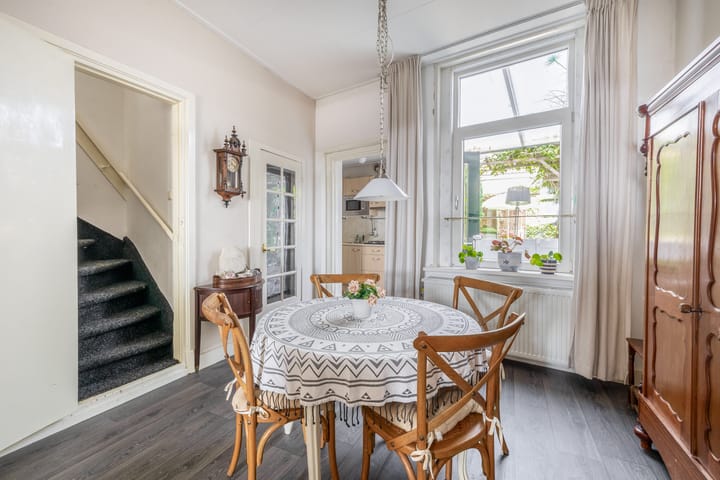 Tussenwoning te koop: Noordelijke Parallelweg 106, Arnhem