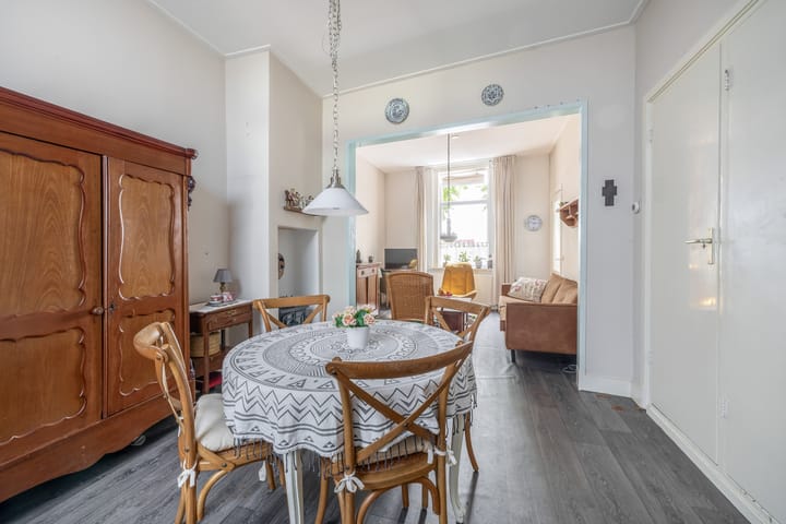 Tussenwoning te koop: Noordelijke Parallelweg 106, Arnhem
