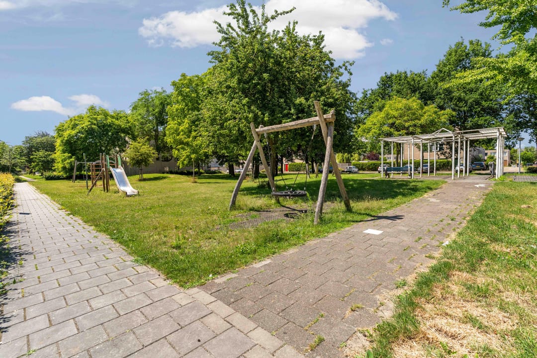 Photo 38 of Zonnebloemweg 8