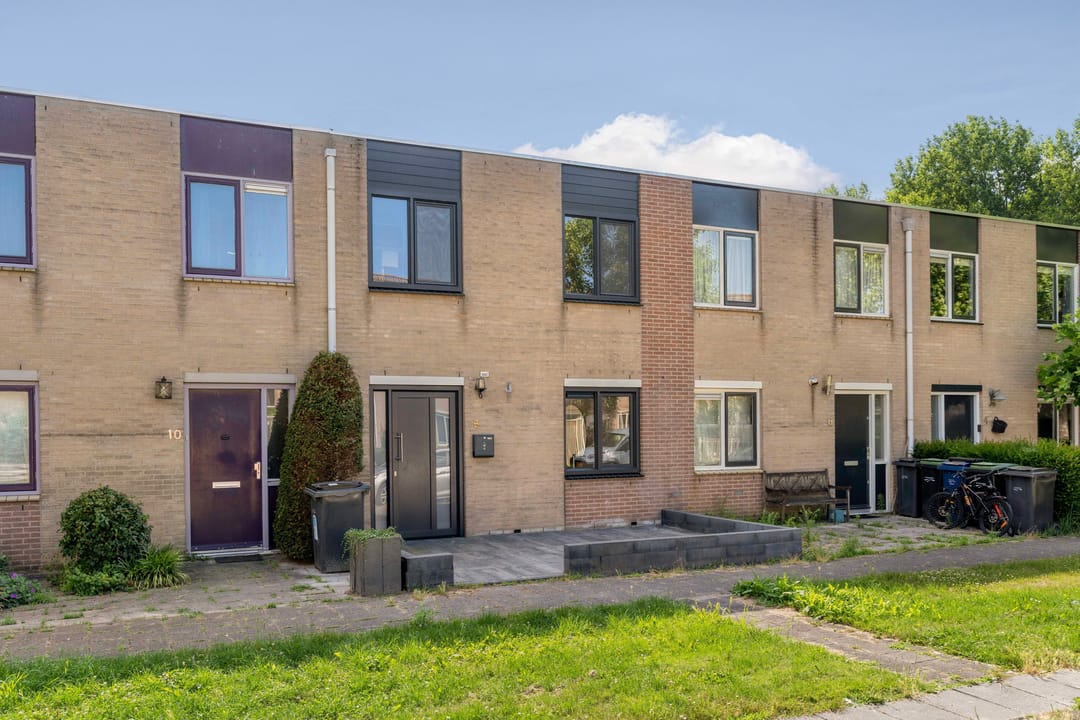Photo 2 of Zonnebloemweg 8