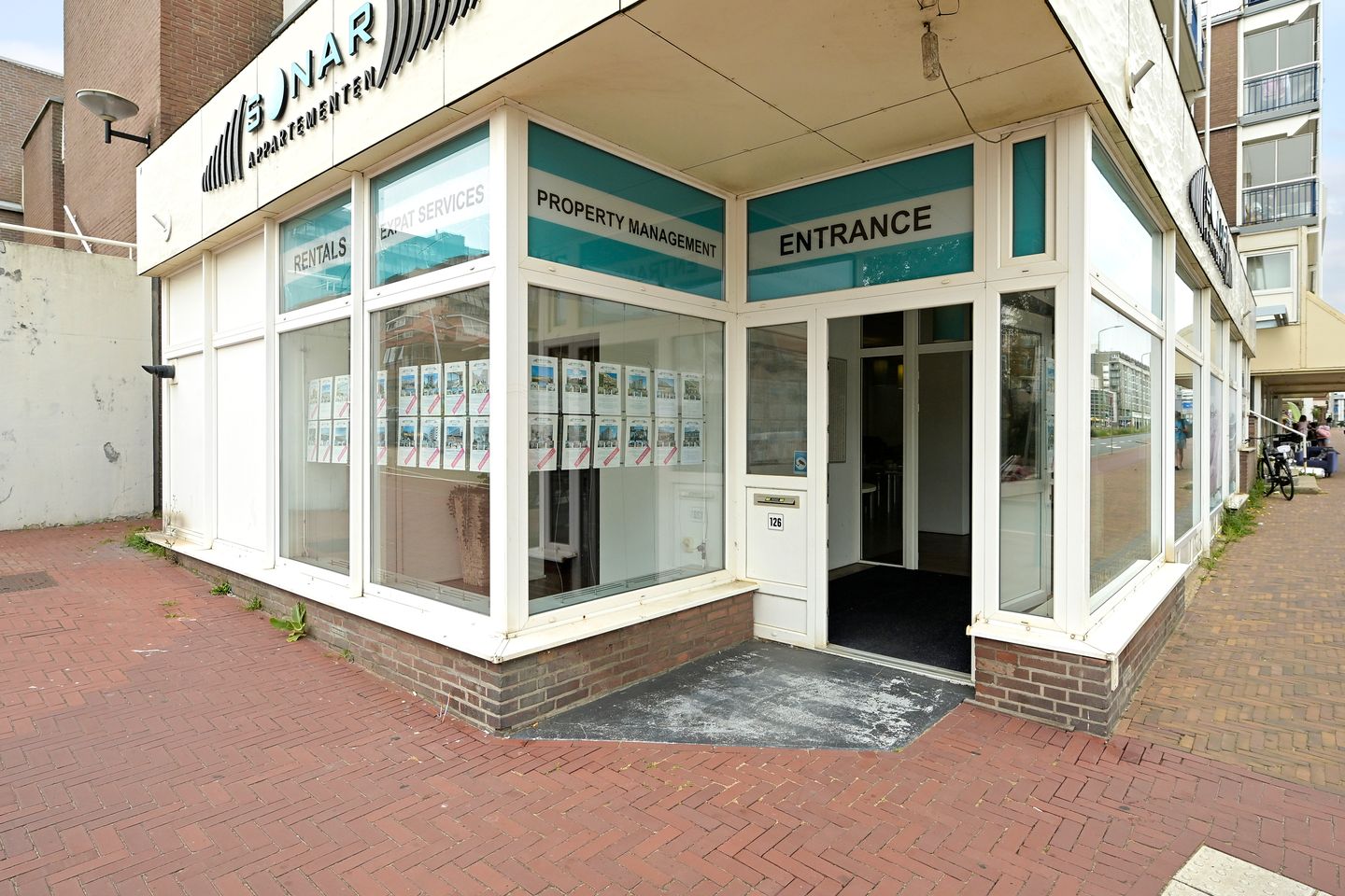 Bekijk foto 3 van Gevers Deynootweg 126