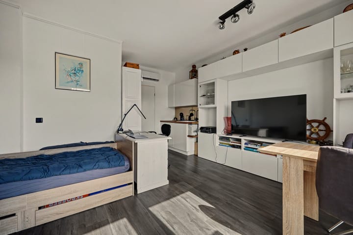 Tussenwoning te koop: Burgemeester van der Jagtkade 49, Hellevoetsluis