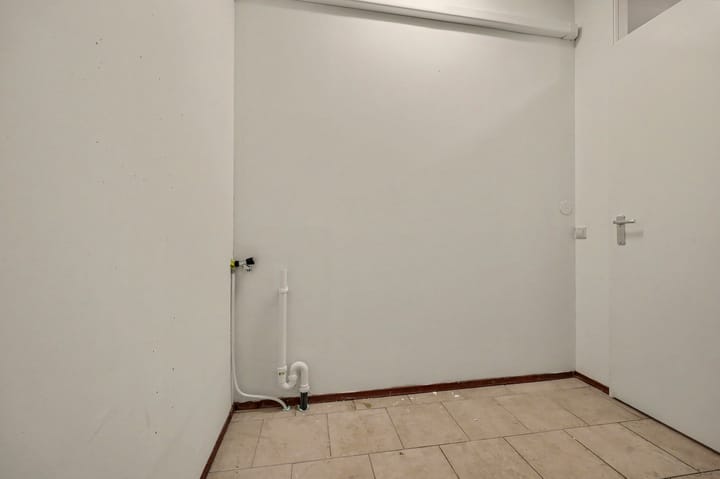 Tussenwoning te koop: Burgemeester van der Jagtkade 49, Hellevoetsluis