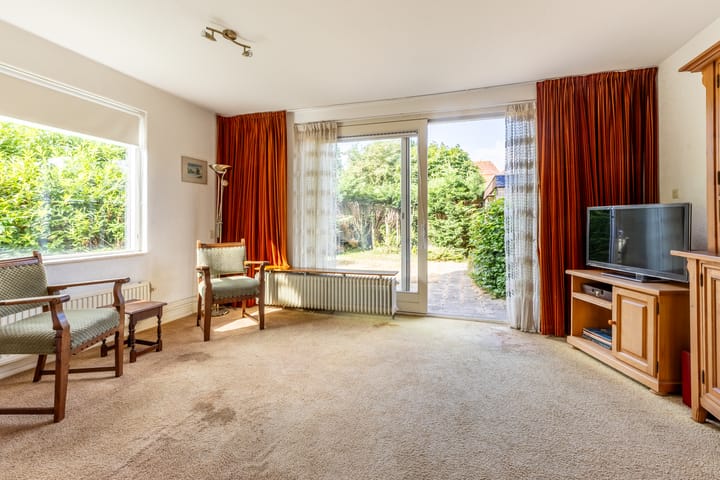 Hoekwoning te koop: Binnensingel 11, Strijen