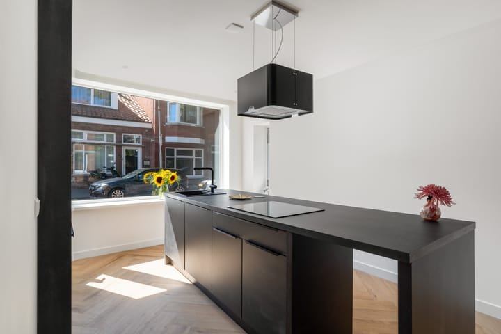 Tussenwoning te koop: Schlegelstraat 191, 'S-Gravenhage