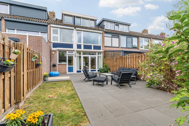 Tussenwoning te koop: Jasmijnstraat 30, Breda