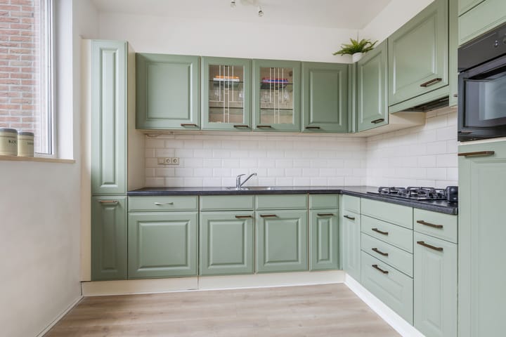 Tussenwoning te koop: Jasmijnstraat 30, Breda