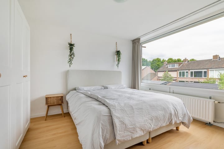 Tussenwoning te koop: Jasmijnstraat 30, Breda