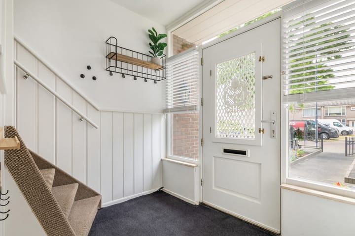 Tussenwoning te koop: Jasmijnstraat 30, Breda