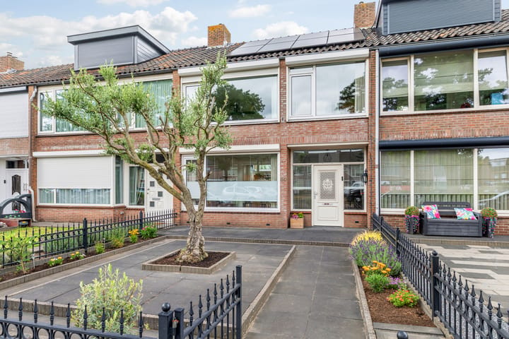 Tussenwoning te koop: Jasmijnstraat 30, Breda