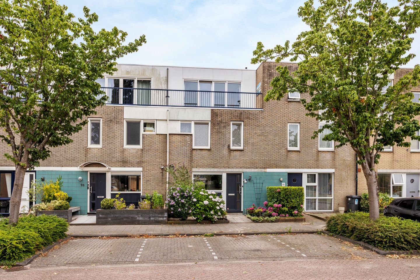 Foto 1 van Staalblauw 97
