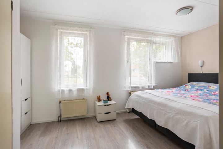 Tussenwoning te koop: Staalblauw 97, Zoetermeer