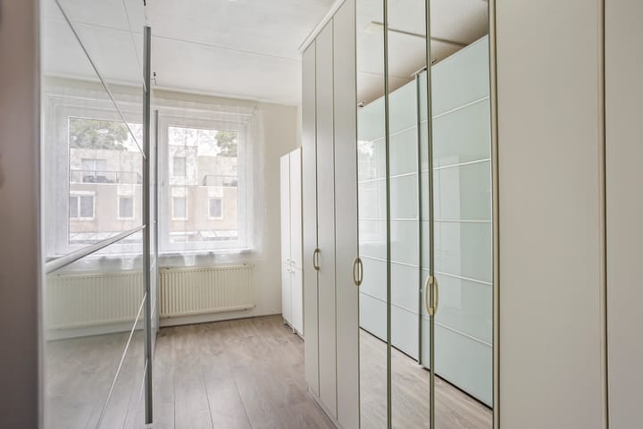 Tussenwoning te koop: Staalblauw 97, Zoetermeer