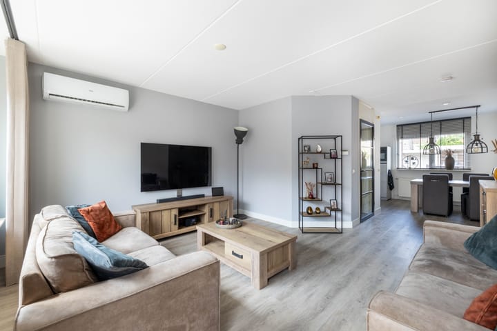Tussenwoning te koop: De Toekan 17, Almelo